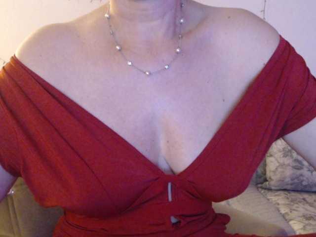 goodSnowQueen's BongaCams show and profile