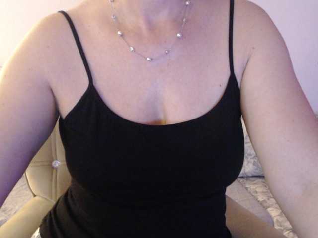 goodSnowQueen's BongaCams show and profile