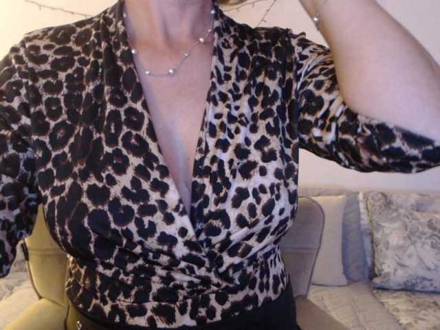 goodSnowQueen from BongaCams is Freechat