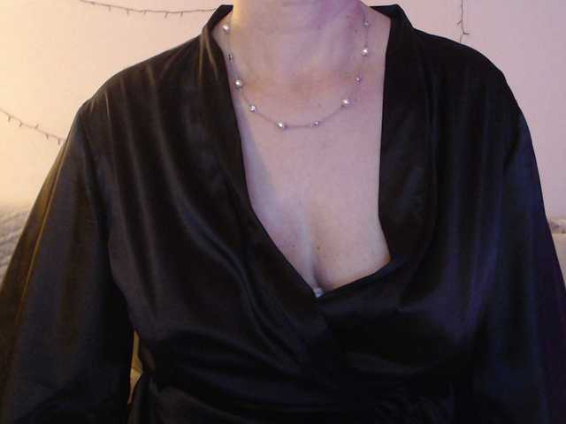 goodSnowQueen's BongaCams show and profile