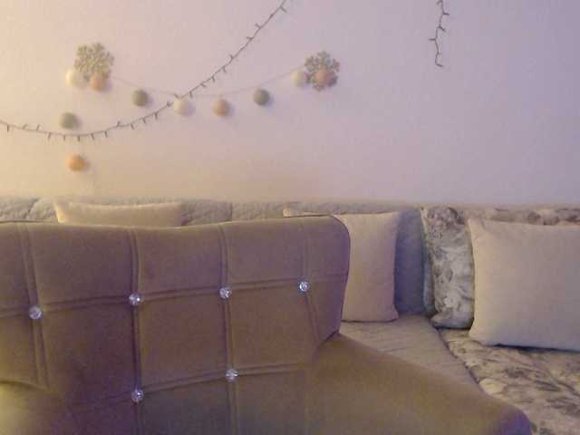 goodSnowQueen's BongaCams show and profile