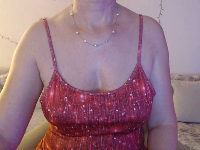 goodSnowQueen's BongaCams show and profile