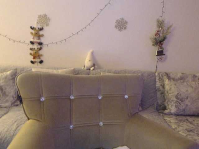 goodSnowQueen's BongaCams show and profile