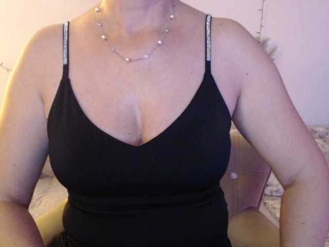 goodSnowQueen webcam