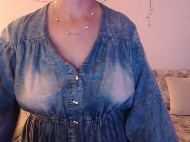 goodSnowQueen's BongaCams show and profile