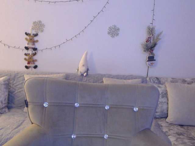goodSnowQueen webcam