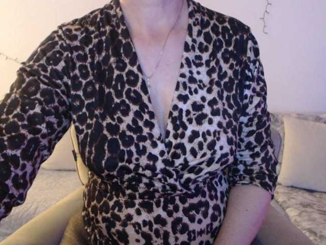 goodSnowQueen's BongaCams show and profile