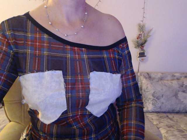 goodSnowQueen's BongaCams show and profile