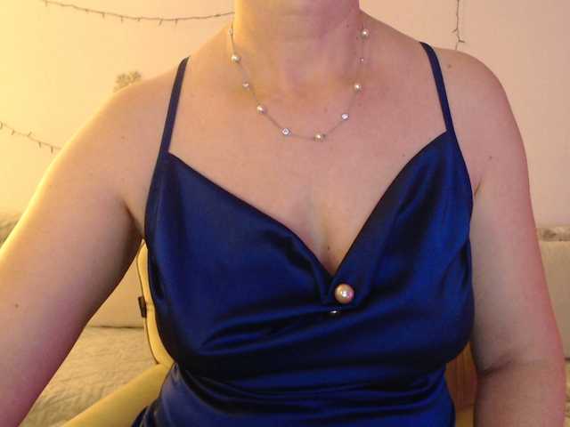 goodSnowQueen's BongaCams show and profile