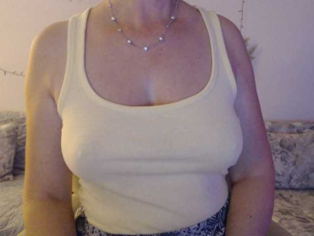 goodSnowQueen's BongaCams show and profile