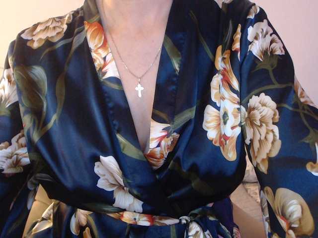 goodSnowQueen's BongaCams show and profile