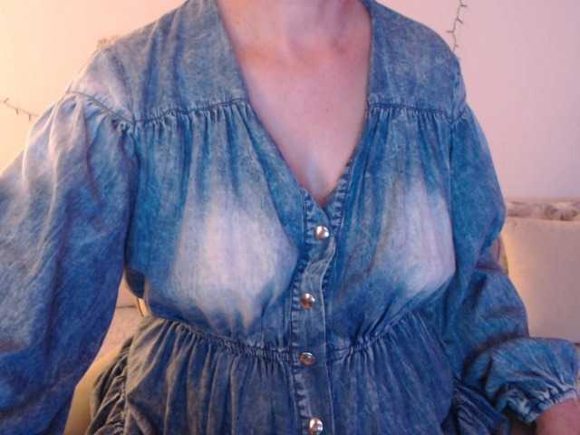 goodSnowQueen's BongaCams show and profile