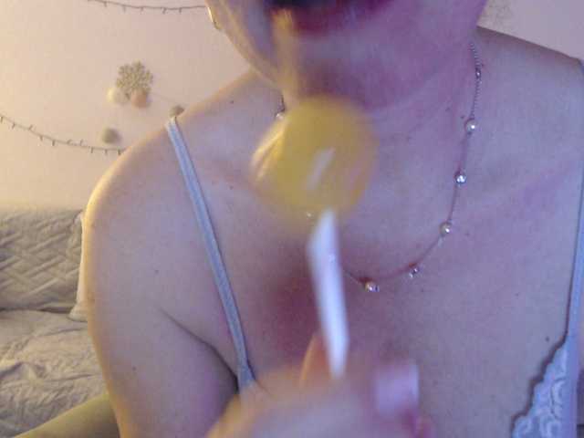 goodSnowQueen's BongaCams show and profile