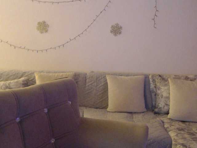 goodSnowQueen's BongaCams show and profile