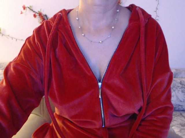 goodSnowQueen from BongaCams is Freechat