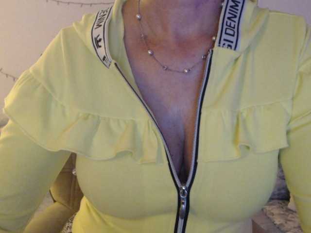 goodSnowQueen's BongaCams show and profile