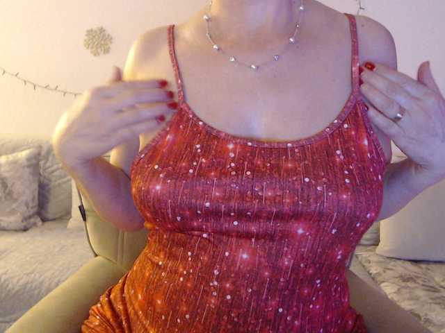 goodSnowQueen's BongaCams show and profile