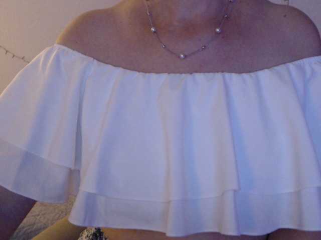 goodSnowQueen's BongaCams show and profile