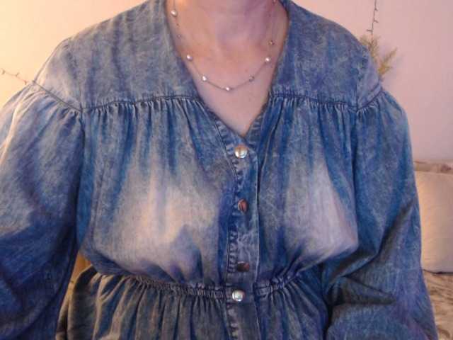 goodSnowQueen's BongaCams show and profile