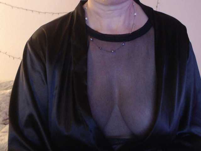 goodSnowQueen's BongaCams show and profile