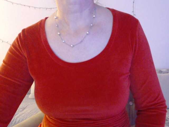 goodSnowQueen's BongaCams show and profile