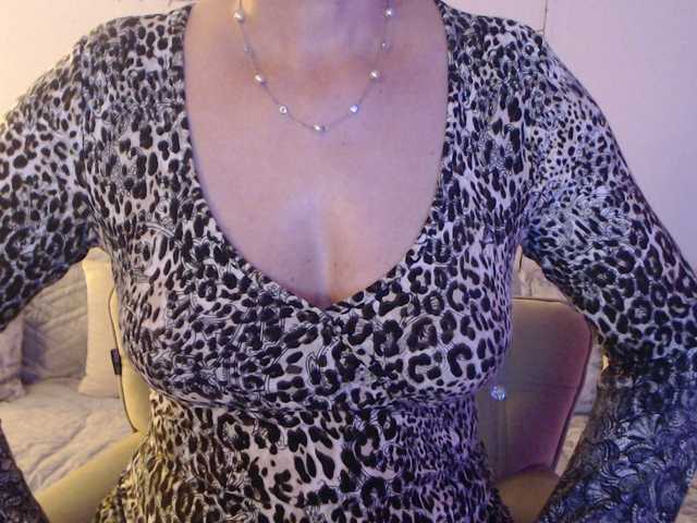 goodSnowQueen's BongaCams show and profile