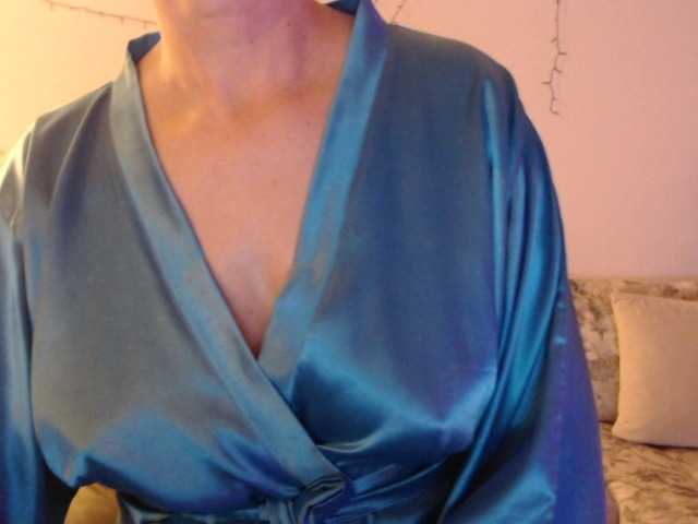 goodSnowQueen's BongaCams show and profile