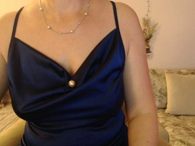 goodSnowQueen's BongaCams show and profile