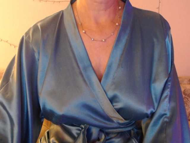 goodSnowQueen's BongaCams show and profile