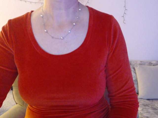 goodSnowQueen's BongaCams show and profile