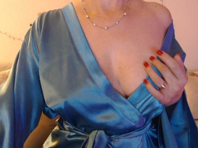 goodSnowQueen's BongaCams show and profile