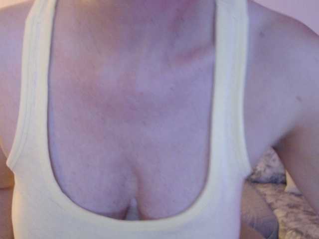 goodSnowQueen's BongaCams show and profile