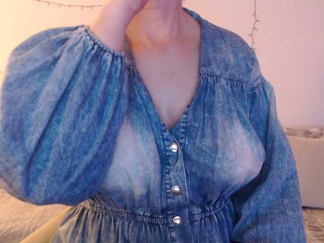 goodSnowQueen's BongaCams show and profile