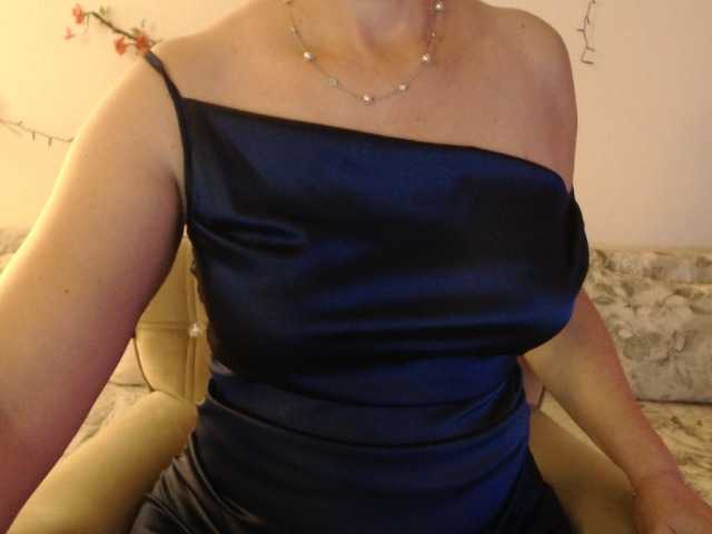 goodSnowQueen from BongaCams is Freechat