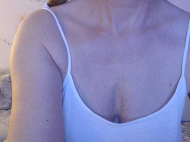 goodSnowQueen's BongaCams show and profile