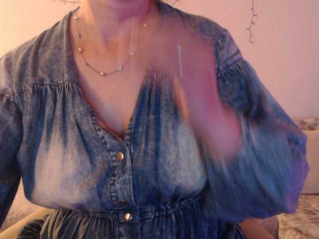 goodSnowQueen's BongaCams show and profile