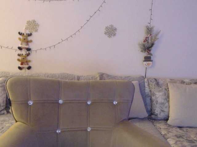 goodSnowQueen's BongaCams show and profile