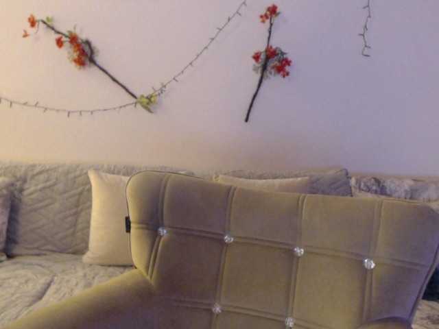 goodSnowQueen from BongaCams