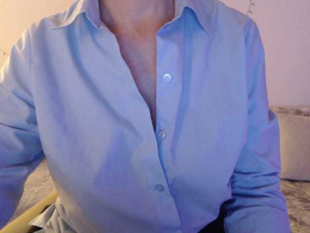 goodSnowQueen's BongaCams show and profile