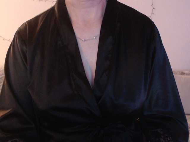 goodSnowQueen's BongaCams show and profile