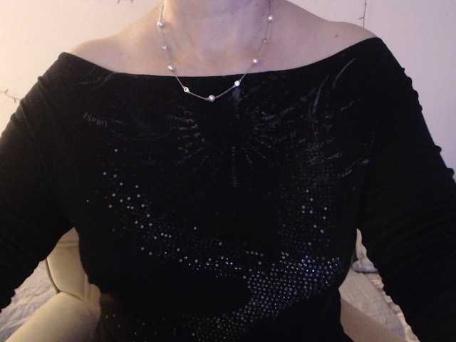 goodSnowQueen's BongaCams show and profile