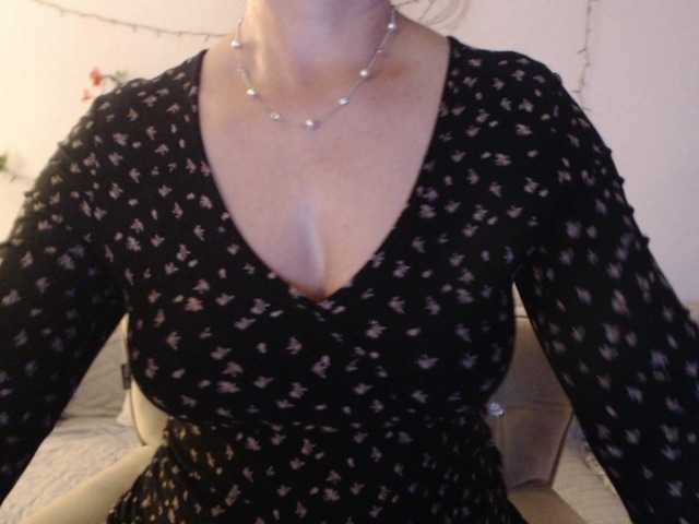 goodSnowQueen from BongaCams is Freechat