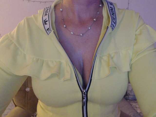 goodSnowQueen's BongaCams show and profile