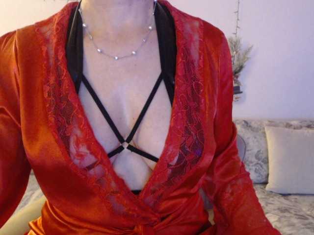 goodSnowQueen's BongaCams show and profile