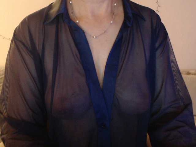 goodSnowQueen's BongaCams show and profile