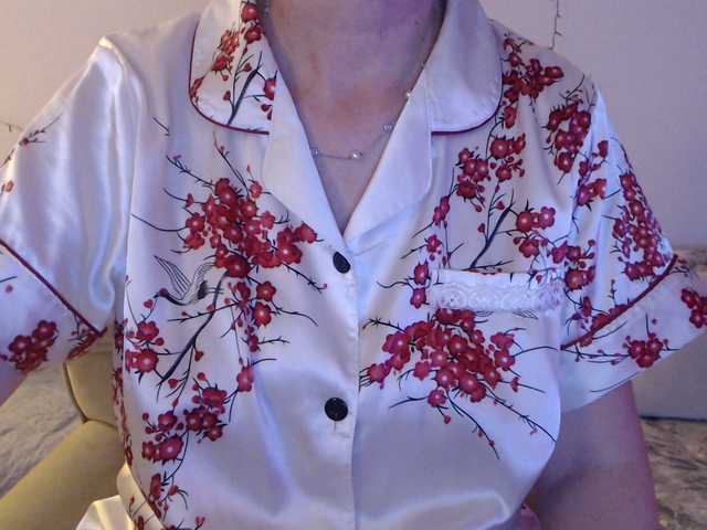 goodSnowQueen's BongaCams show and profile