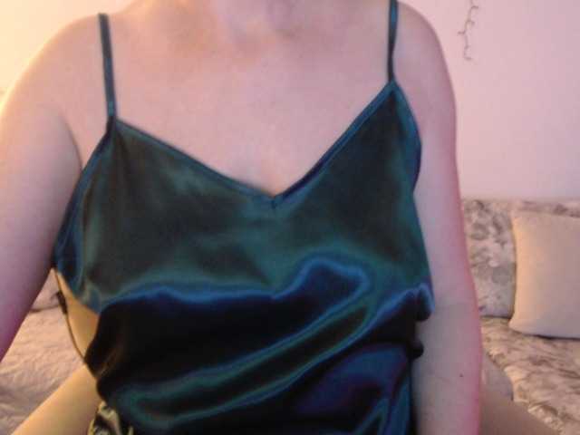 goodSnowQueen's BongaCams show and profile