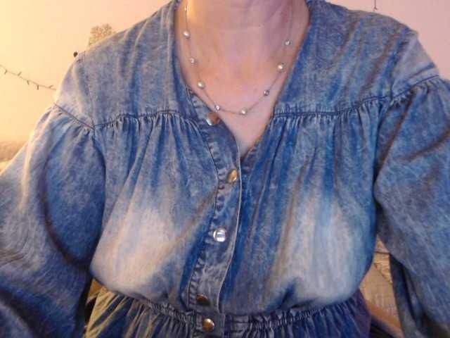 goodSnowQueen's BongaCams show and profile