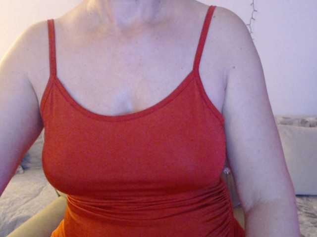 goodSnowQueen's BongaCams show and profile