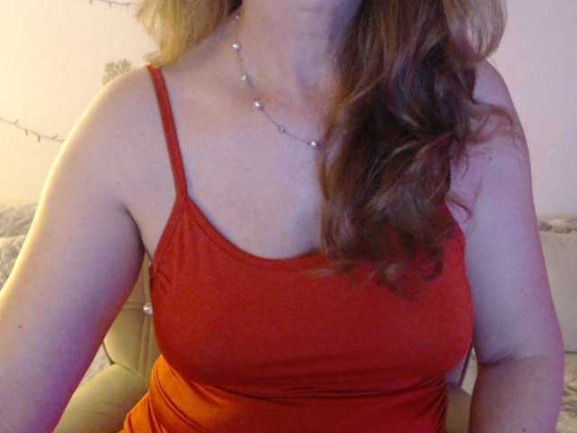 goodSnowQueen's BongaCams show and profile